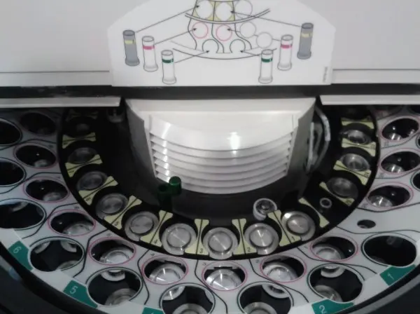 Abbott Architect i2000 analyzer CHEMIFLEX reagent loading