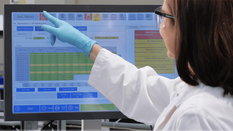 Beckman DxC 700 AU Chemistry Analyzer